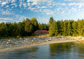 One of the finest waterfront on the Sunshine Coast