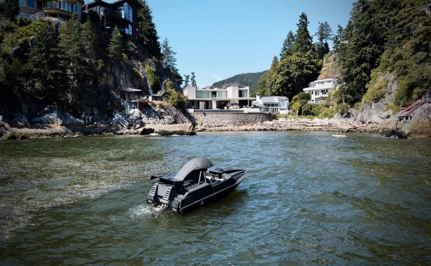 A world class private gated community, ???Seaside Place??? is for those who like to live exclusively.  14 exclusive free hold waterfront homes.This solid concrete waterfront home Designed by renowned architect *RUSSEL HOLLINGSWORTH